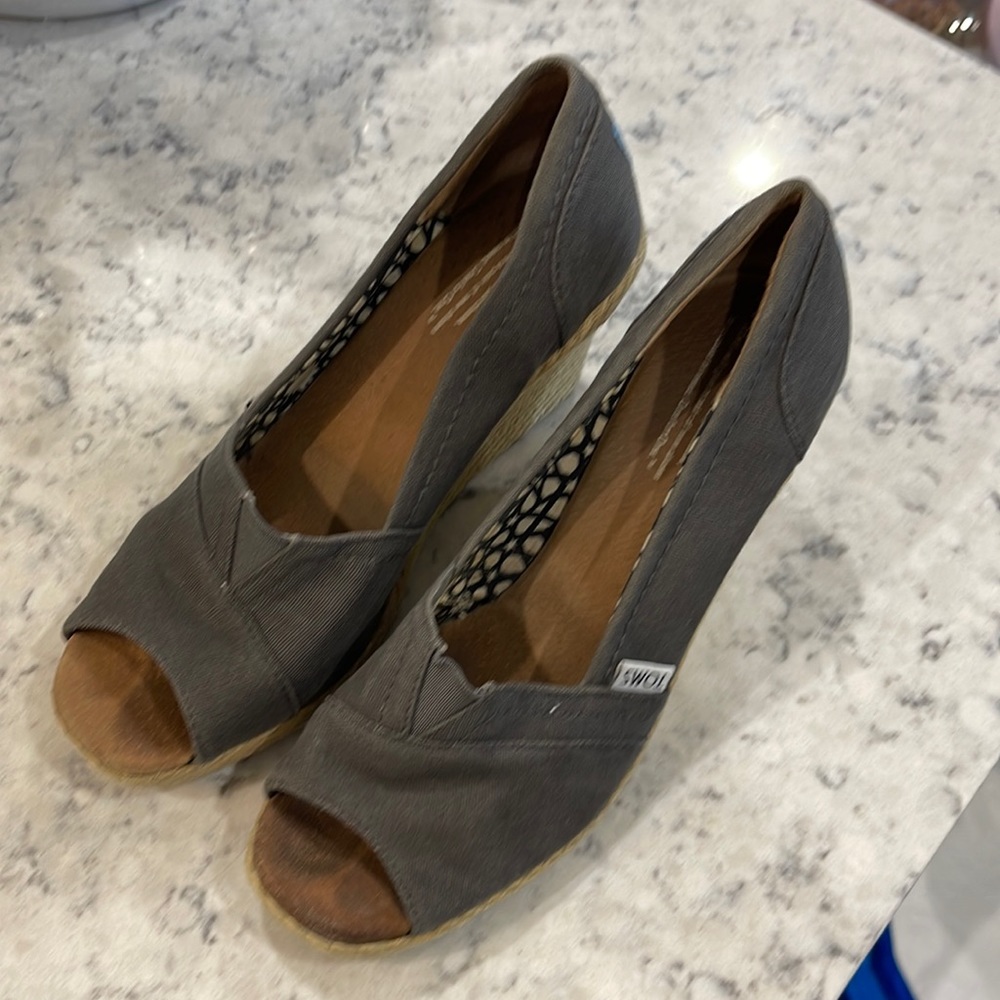 Tom’s peep toe wedge women’s size 7